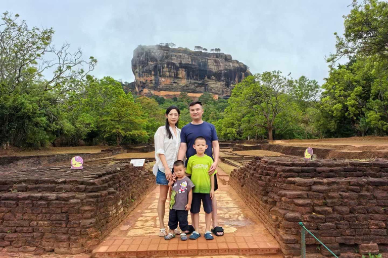 Explore Sri Lanka in 4 Days – Culture, Nature & Adventure