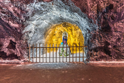 Bogotá: Excursión a la Catedral de Sal del Zipa y a la Mina de Sal de NemocónBogotá: Catedral de Sal de Zipaquirá y Mina de Sal de Nemocón