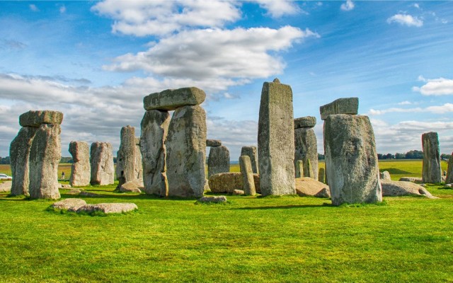 Visit From Birmingham Stonehenge & Bath Day Tour in Walsall