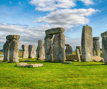 From Birmingham: Stonehenge & Bath Day Tour