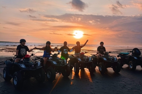 Bali: Experiencia en quad por la playa con almuerzoPaseo en quad Playa única Sin transporte