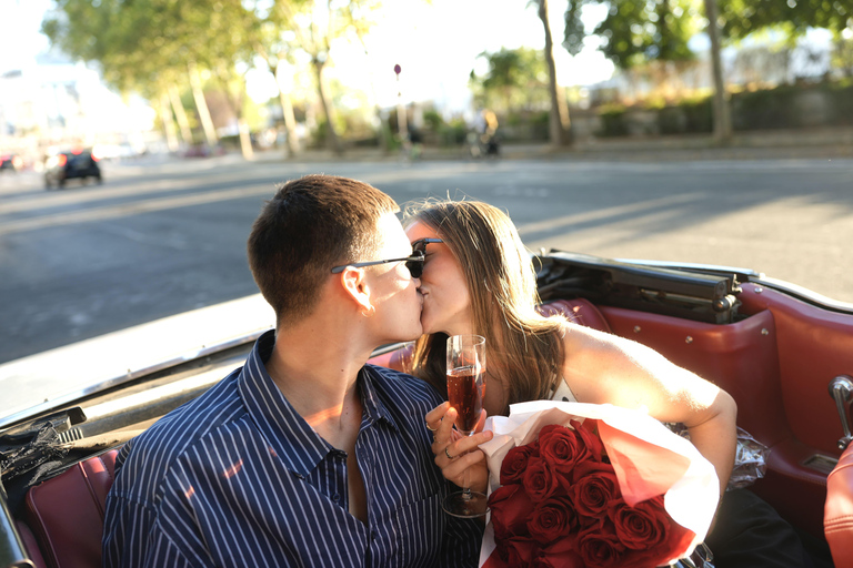 Paris: Vintage Mustang Tour & Local Guide with Hotel Pickup Paris Highlights | 1-Hour Mustang Express Tour