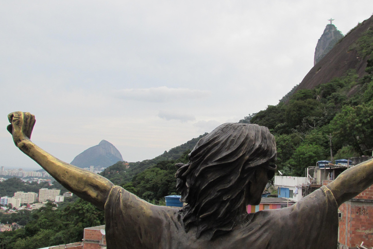 Rio de Janeiro: Santa Marta Favela Tour with BBQ & Samba