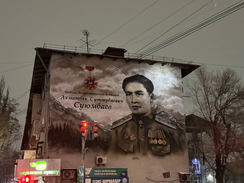 Historia de la URSS, Arte de los mosaicos, Arquitectura y estatuas