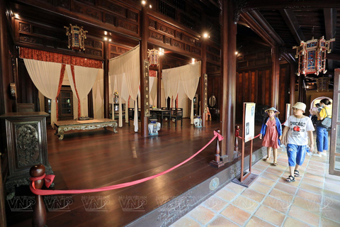 All Inclusive Hue Imperial City Walking Tour with Lunch Hue: Imperial City Walking Tour with Local Gifts