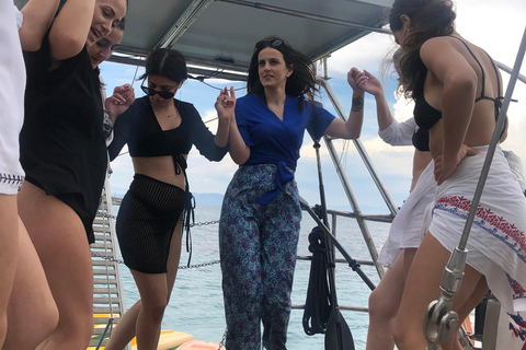 Athens: Full-Day Private Sailing Trip with Meal & Drinks Daily sailing cruise from Athens with food and drinks