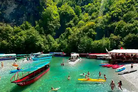 Tagesausflug zum Komani-See und Schala-Fluss :Von Tirana und Shkodra