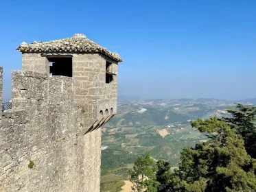 Verborgene Geschichten: Eine selbstgeführte Audiotour durch San Marino
