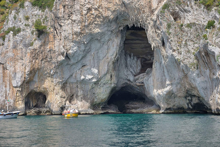 Excursão de 1 dia de barco particular em Capri, saindo de Praiano