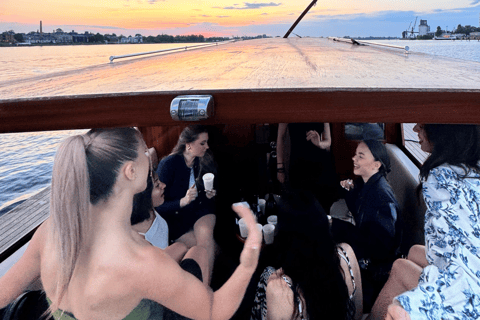 Riga: private VIP boat tour &#039;&#039;Through 19 Bridges&#039;&#039;2 hours