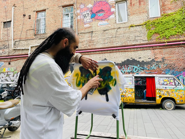 Tbilisi: Create Your Own Graffiti T-Shirt with Local Artist