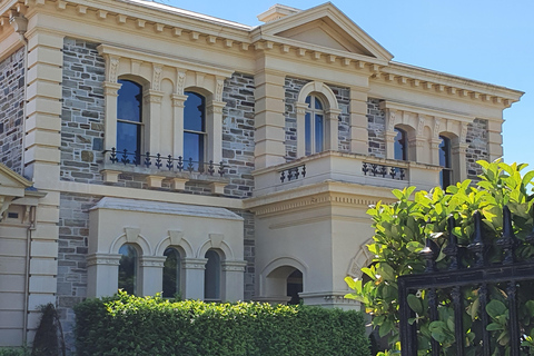 North Adelaide: Hills Squares Parklands Guided Walking Tour