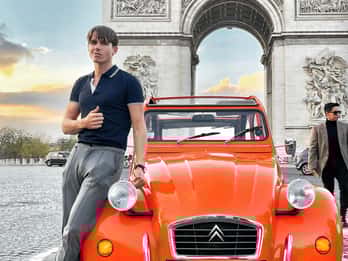 Guided Tour of Paris in Classic Convertible