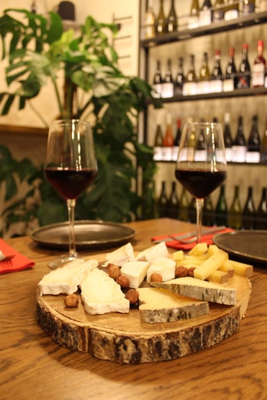 Paris : Dégustation guidée de vins et fromages français