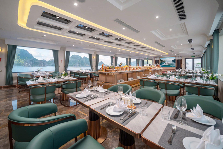 Depuis le port : la meilleure excursion dans la baie d&#039;Along sur le bateau de croisière 5 étoiles LeonaDepuis le port : la meilleure excursion dans la baie d&#039;Along sur le Leona