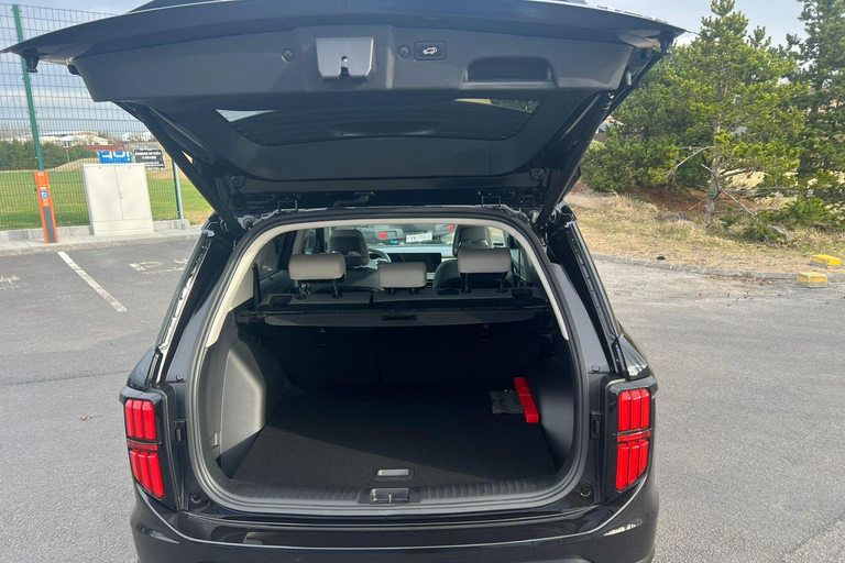 Keflavik Airport (KEF) ↔ Reykjavik: Private Airport Transfer Keflavik Airport ==> Reykjavik city