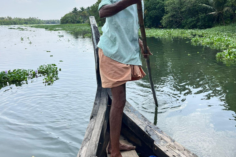 Kerala: Backwater Village Punting Boat Cruise with Lunch