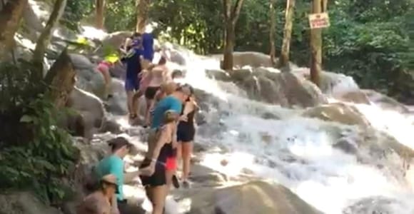 Jamaica&#39;s Dunn&#39;s River Falls & River Tubing Tour