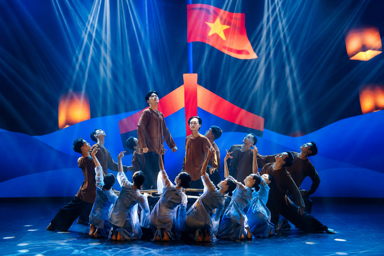 Da Nang: Heritage Show & Mi Quang Show with Noodle Tasting From Hoi An: Heritage Show & Hotel Transfer