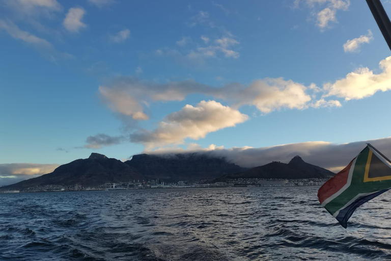 Città del Capo: una fuga di lusso in barca a vela al tramonto dal V&amp;A Waterfront