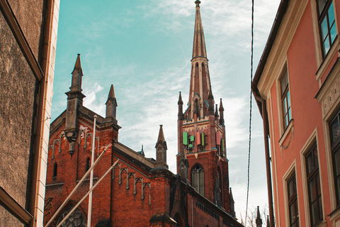 Riga: Old Town Walking Tour & 14-Beer Tasting