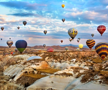 Excursión privada de un día a Capadocia con globo aerostático opcional