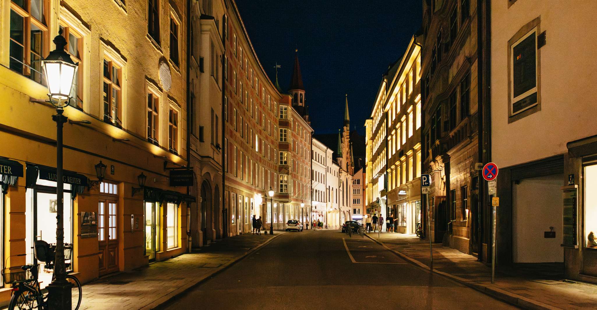 Munich: Middle Ages Tour with Night Watchman in German photo 6