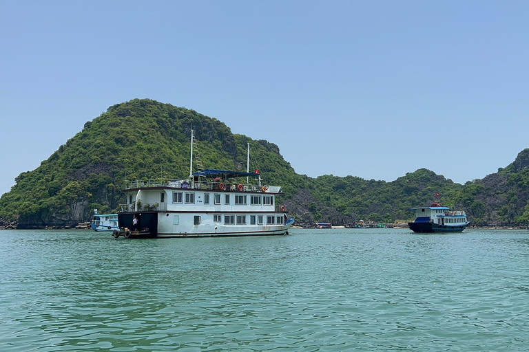 2-tägige Ha Long Bay Island Cruise Tour mit einem 3-Sterne-Kreuzfahrtschiff