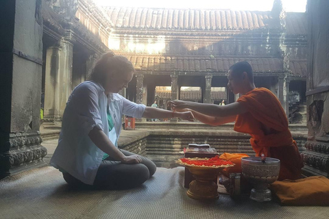 Siem Reap: Angkor Wat Sunrise & Bayon Private Tour