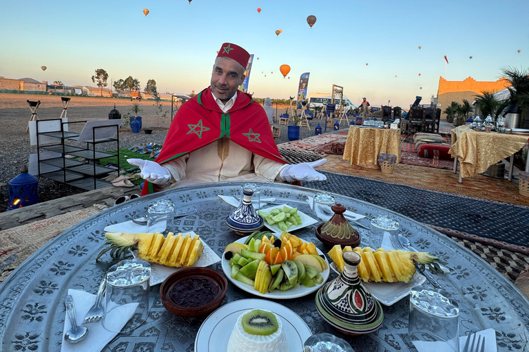 Marrakech: Royal Breakfast with Hot Air Balloons view