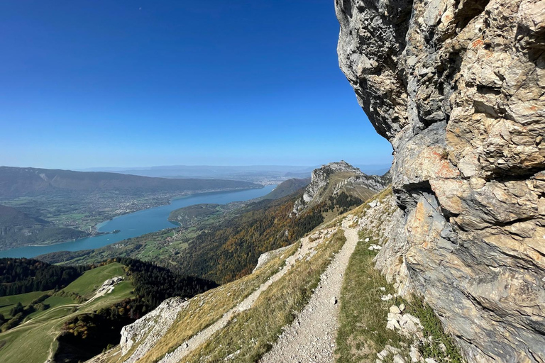 Luxury Private transfers ZRH to Interlaken in V ClassDiscover the enchanting beauty of Lake Como