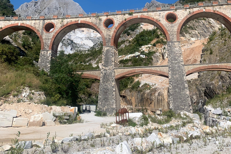 Carrara white marble quarries tour, 4X4 experienceCarrara white marble quarries tour, 4XD experience