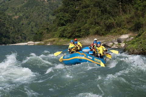 Pokhara: Aventura de 2 dias de caminhada e rafting no Australian Camp