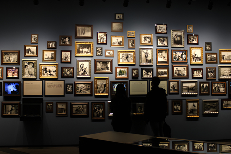 Seoul: National Museum & War Memorial Korea Small Group Tour English Guide