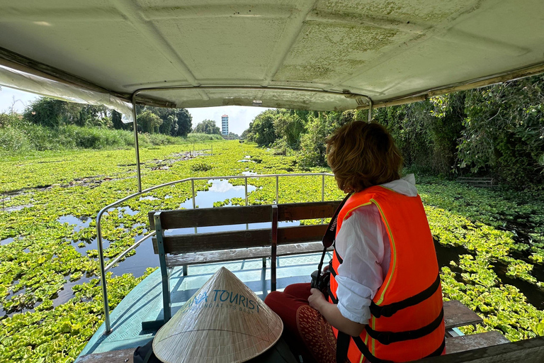 Ho Chi Minh: Cu Chi Tunnels &amp; Tan Lap Floating Village Tour