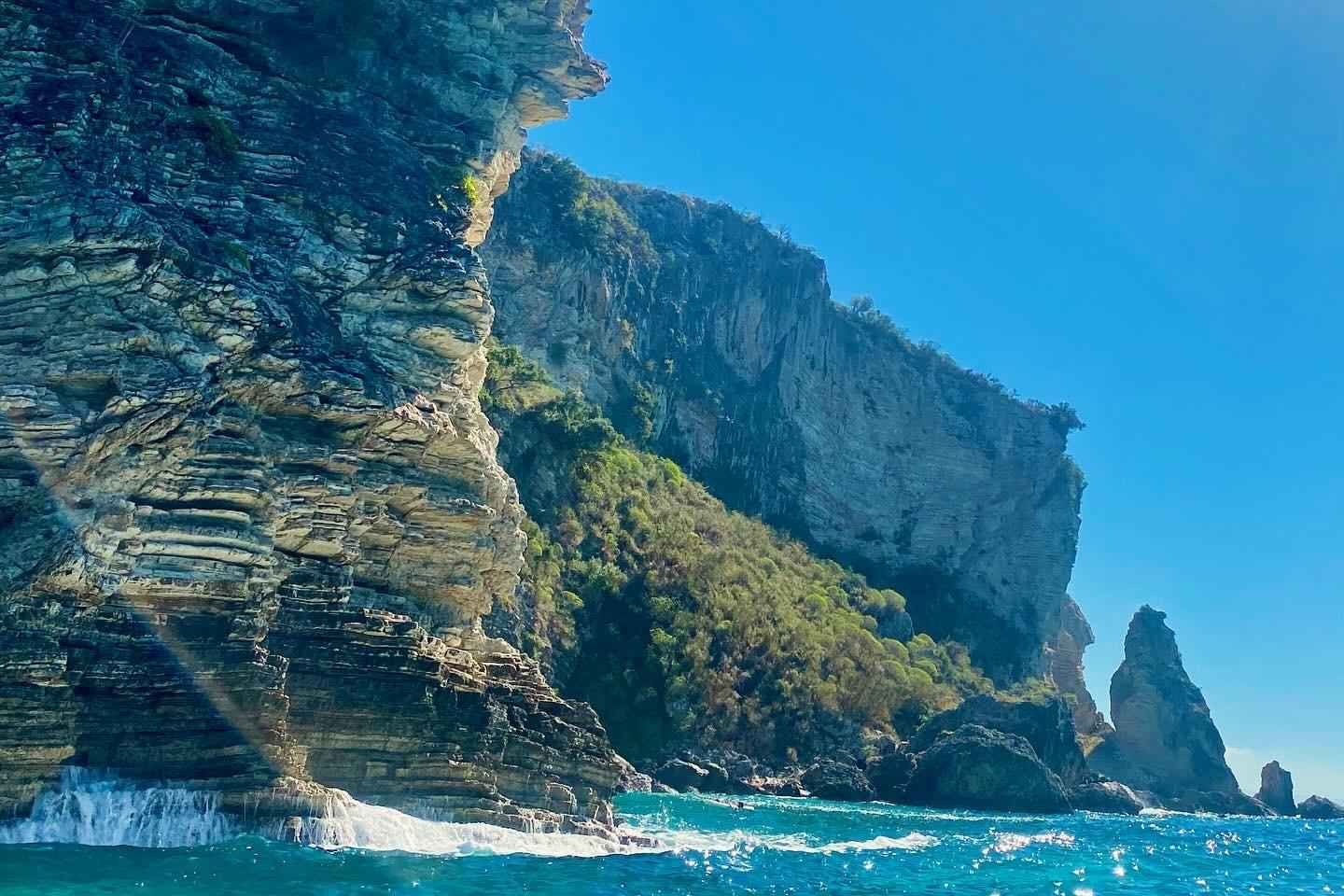 Hellarnir í Porto Palermo: Kayak/SUP Ferð með Útsýni yfir Kastala