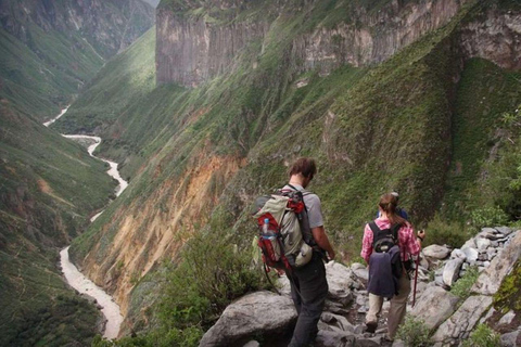 Arequipa: Colca Canyon Trekking 3-Day Tour & 2 Nights