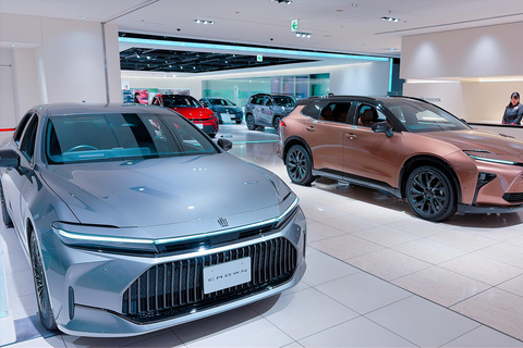 Nagoya: Toyota Innovation Private Tour with Transfers