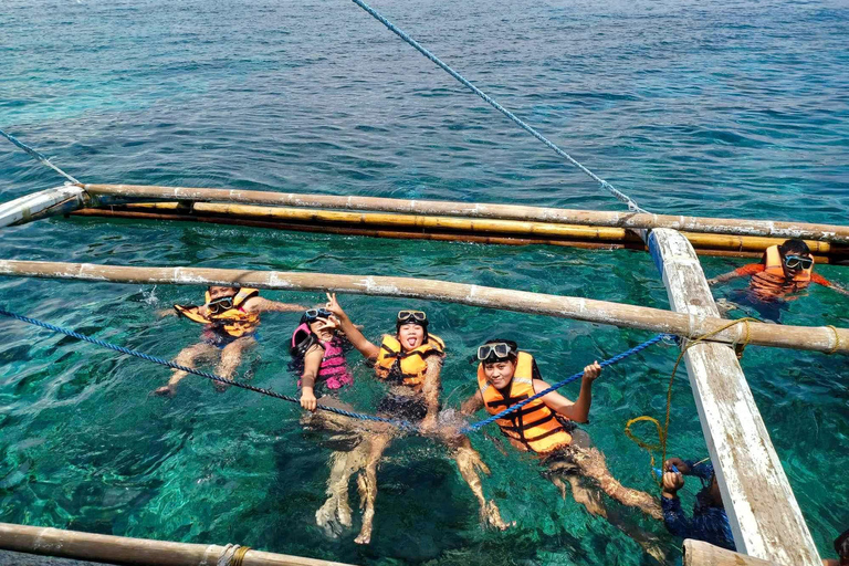 Boracay : Circuit dans les îles avec déjeuner, parachute ascensionnel, Crystal Cove