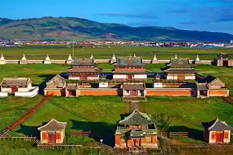 3 Day Best of Central Mongolia tour, Chinggis Khan statue