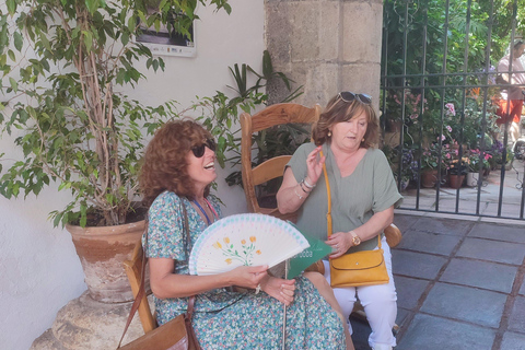 Concours des patios de Cordoue : une expérience unique mêlant fleurs et tradition.Concours des cours de Cordoue : une expérience unique de fleurs et de tradition.