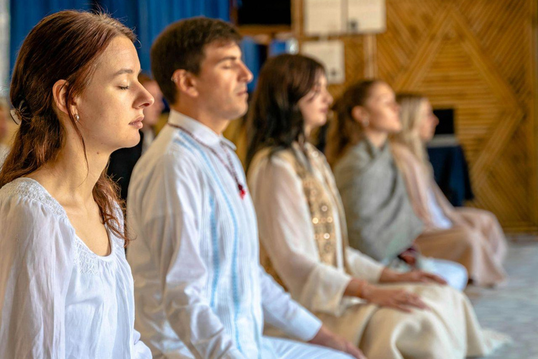 Delhi: tour di 7 giorni a Rishikesh con yoga, ayurveda e meditazioneDelhi: tour di 7 giorni a Rishikesh tra yoga, ayurveda e meditazione