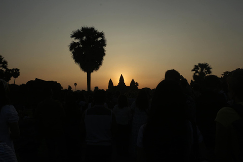 Sunrise at Angkor Wat Temple: 3-Hour Private Tour