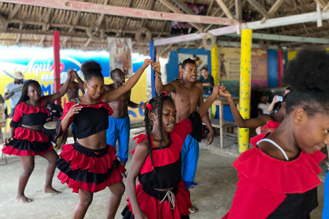 Cartagena: Viagem de 1 dia a Palenque com almoço e espetáculo de dança