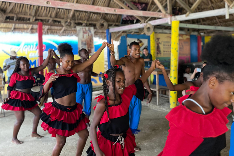 Cartagena: Excursión de un día a Palenque con almuerzo y espectáculo de danza