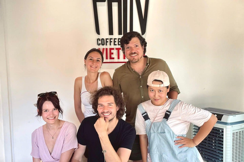 Da Nang: Hands-On Vietnamese Coffee Class with Local Host