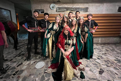 Kapadocja: Turecka noc w restauracji CaveTransfery hotelowe z Kapadocji z nielimitowanymi napojami