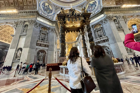 St. Peter's Basilica with the Priority Entrance Tickets Guided tour St. Peter Basilica & Priority Entrance Tickets