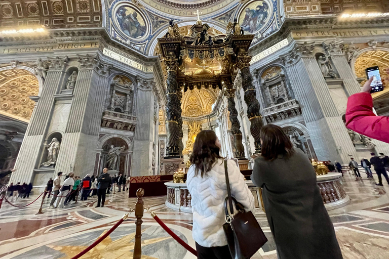 St. Peter's Basilica with the Priority Entrance Tickets Guided tour St. Peter Basilica & Priority Entrance Tickets