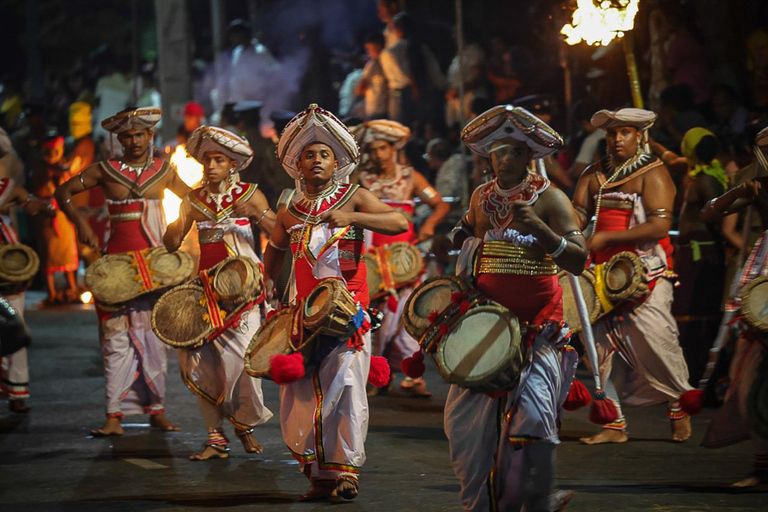 From Colombo: 2-Day Curated Kandy Esala Perahera Experience